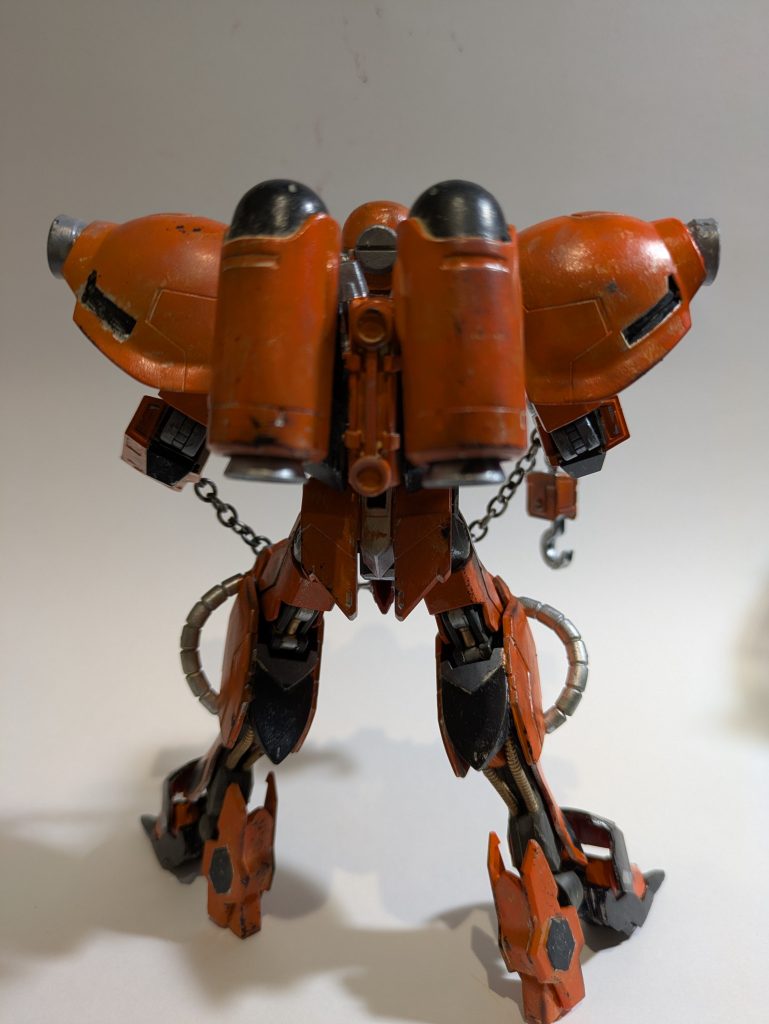 バックパックはシャアズゴックのやつを、トライオンのどこかのパーツとガンダムシェヘラザードのどこかのパーツを合体させたやつにくっつけました。なんとなくそれっぽく見えるから不思議