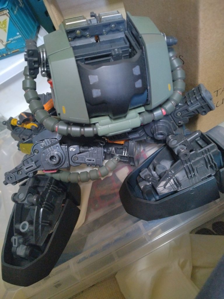 外装パーツは全バラし、再塗装しました胴体はバラした写真撮り忘れ