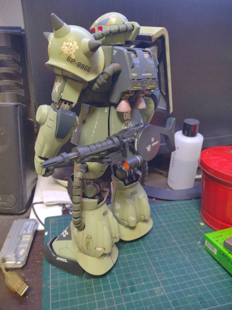 ネオジムを組み込み着脱可能にマガジンにもネオジムを組み込んでます。