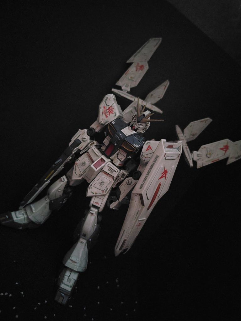 もともとのっぺりとした感が否めないEGでしたので、自分の技術で出来る限りの情報量UPに努めました。仕上げはつや消しでコーティングしています。