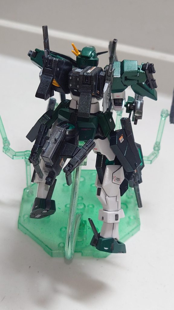 リアビューフルウェポンなのにミサイルコンテナを外すのはどうなのかという葛藤がありましたが、やっぱり太陽炉がある方が強いだろうと思って臀部は太陽炉を選択しました！最後まで見て頂いてありがとうございます(gundam-kao6)ケルディムだけ合体ギミックがない事に気づいたので、支援メカを作成中です！(gandam-hand2)また見て下さいね！
