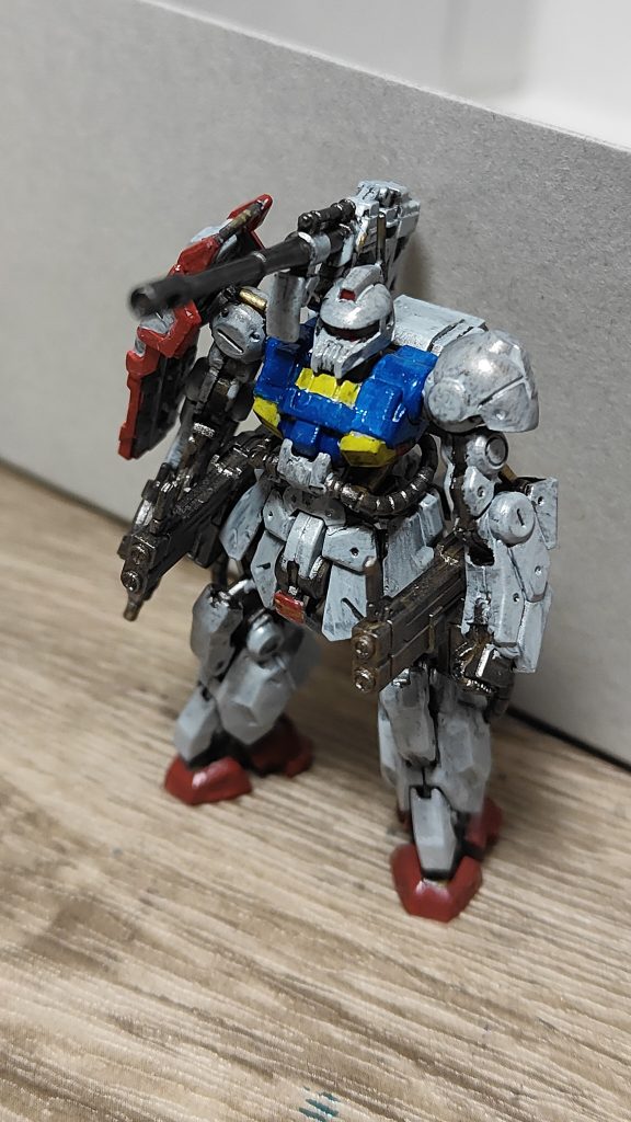 下地(焼鉄色)の感じを残すため、白の部分はあえて全部塗らずムラを残してます