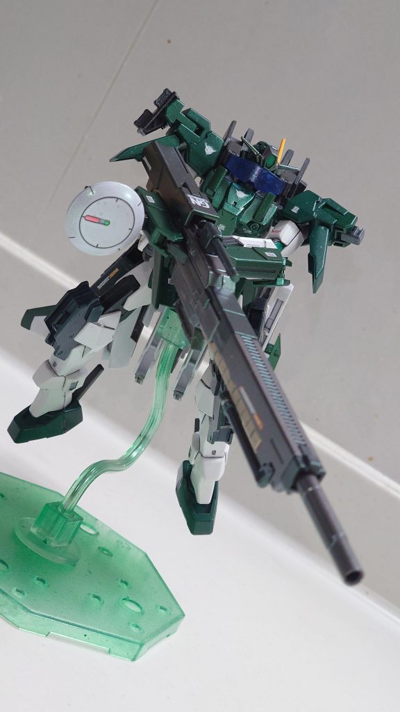 トドメの超長距離狙撃銃！！デュナメスで運用された高高度狙撃銃の発展型で射程、威力はそのままに持ち運びできるサイズまで小型化された武装という設定です！(gundam-kao6)