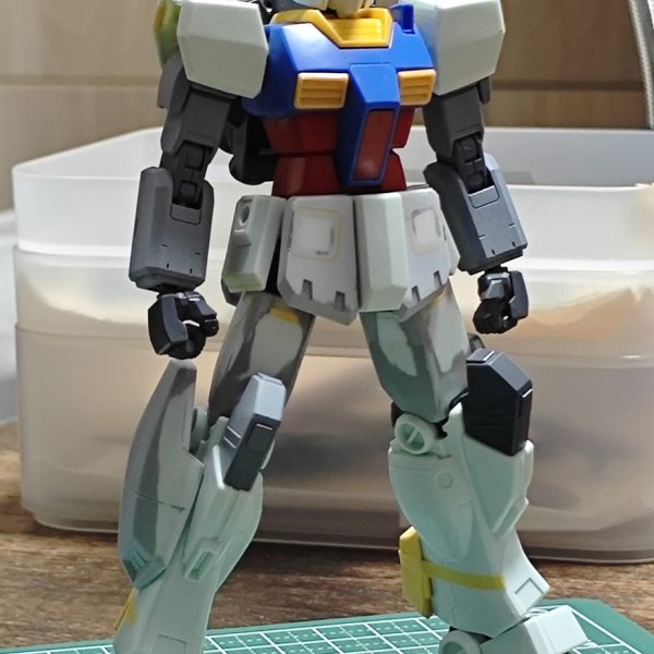 初投稿です！ホントに久しぶりに作成始めたので素組みで良いと思っていたのが、何故かミキシングビルドになって大事にw他のGM3ビルダーの方を参考に、何とか理想のGM3になってきました！！GM3は大好物なので何とか完成まで持っていきたいと思います！（2枚目）