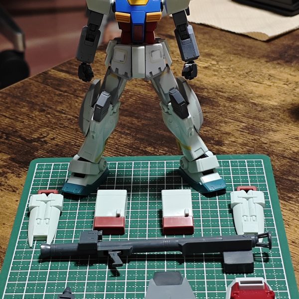 初投稿です！ホントに久しぶりに作成始めたので素組みで良いと思っていたのが、何故かミキシングビルドになって大事にw他のGM3ビルダーの方を参考に、何とか理想のGM3になってきました！！GM3は大好物なので何とか完成まで持っていきたいと思います！（4枚目）
