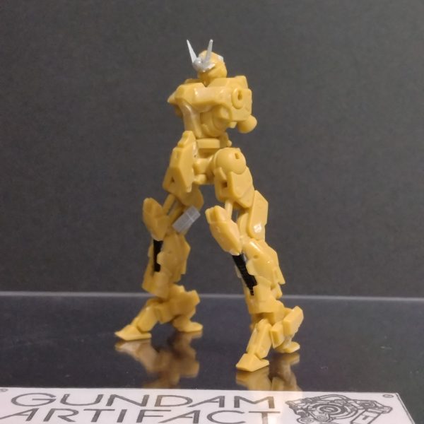 ゴーストガンダム完成して燃え尽きてました〜。次どうしようかなぁと思いつつ、なんだかんだアーティファクトあれこれやってみたいのがでたので、始めました。次のガンダムタイプです、頭はだいたい出来上がりかな。3枚目の一緒にいる奴かわいくないですか？友人がサイバーフォーミュラ作ったお礼にくれました。バスボムのおまけだそうです。（2枚目）
