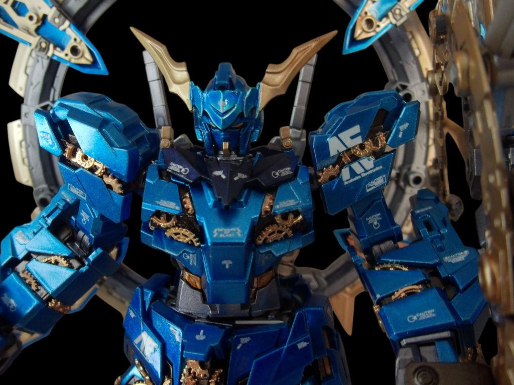 アップ&影を利用すると凄く悪人面に。