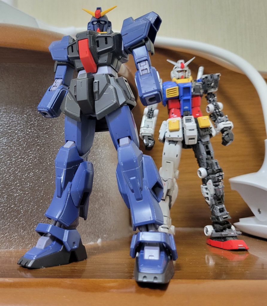 製作途中。今回マークIIは2号機にしようと思い、02のデカールを貼ろうと探してたんですが、02が無くってやむなく01にしました。02はどこにいったかと言うと…