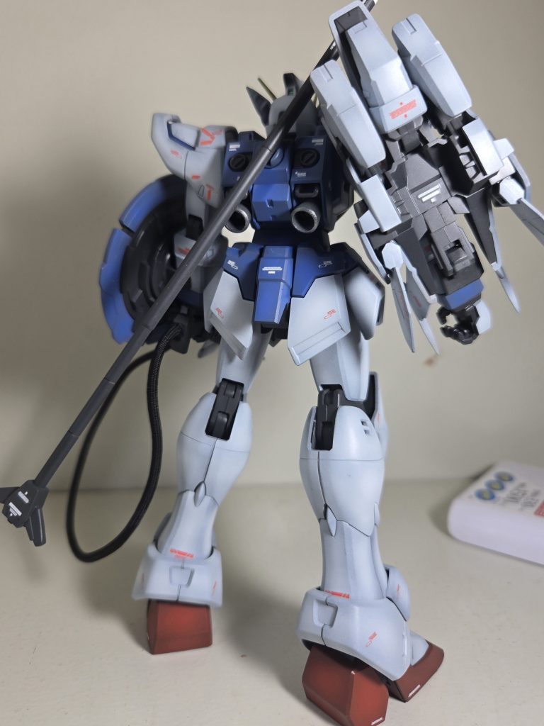 フォルムやスタイルはバツグンですが、前述どおり ポロリやらなんやらで、ポージングは難易度Eです。(固定しちゃいたいぐらい…)