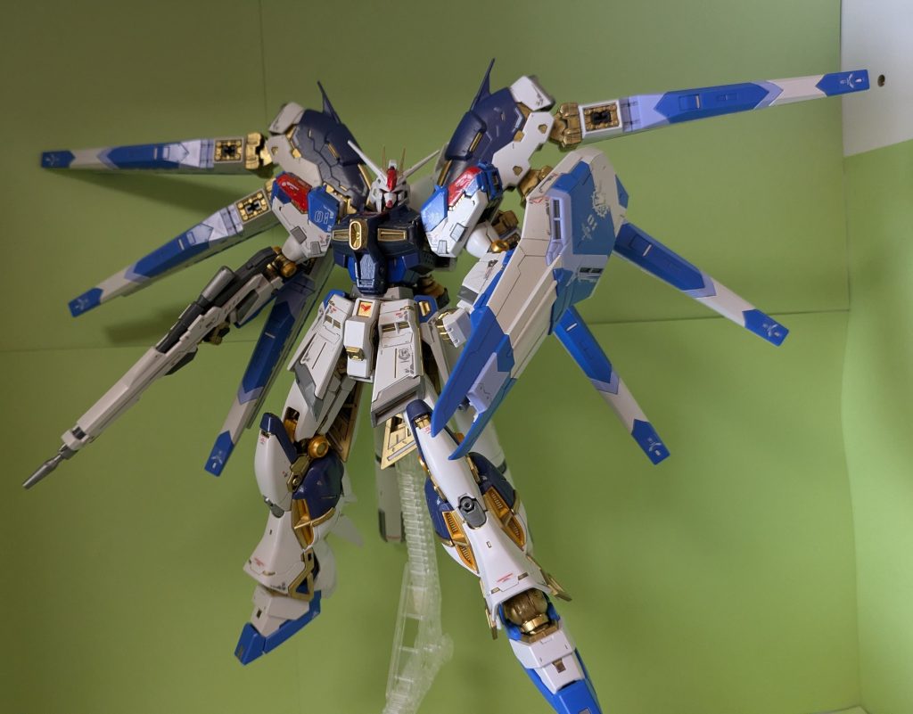 Hi-νガンダムの状態。こいつは胸部以外ノーマル装備設定になる。