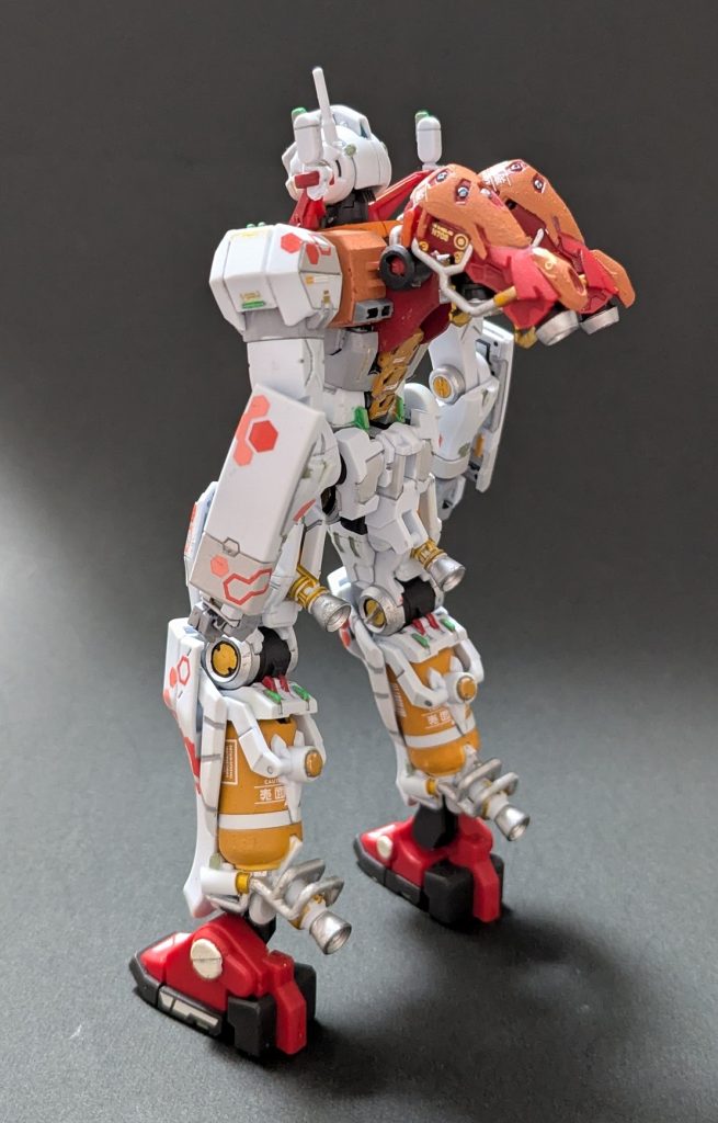 バックショット。 足は意図的に逆に付けて可動部を拡張。くるぶしは外側が大きい方が好み。