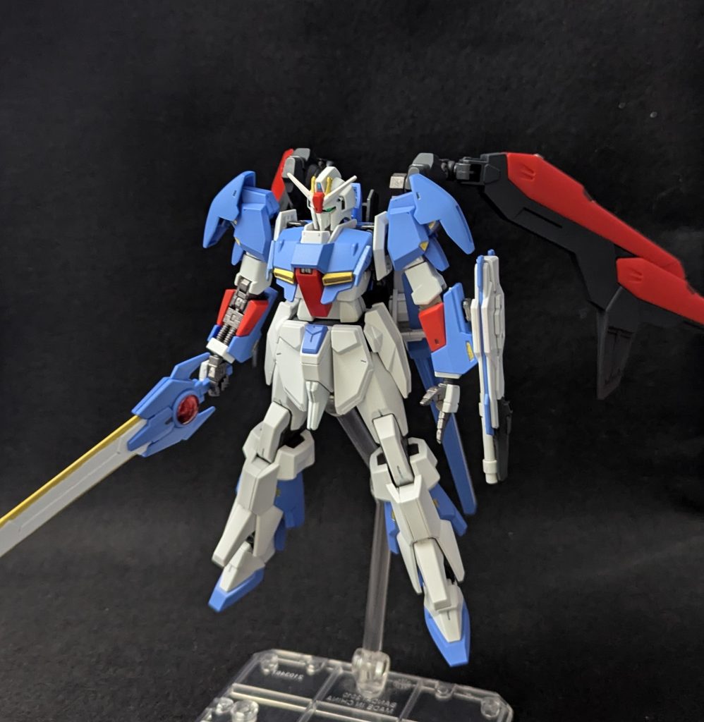 ライトニング（稲妻）Zガンダムと対になるイメージでテンペスト（嵐）Zガンダムという名前に決めましたイメージテーマは「嵐の騎士」だったんですが完成してみればデスティニーガンダムと似た構成になってしまいましたねカラーは流行りのセイラ・マスオ氏カラーみたいなのにしたいなとふんわり思っていた時に見かけたギャンシュトローム用ブルーの塗料を使ってみたところかなりイメージ通りの色でいい感じでした