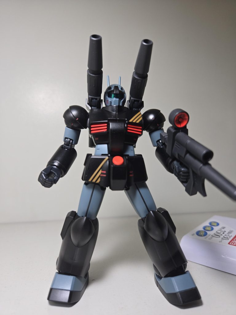 オリジナルで斜めにゴールドストライブを3本入れてみました。どこかのジャージに似てしまいました。