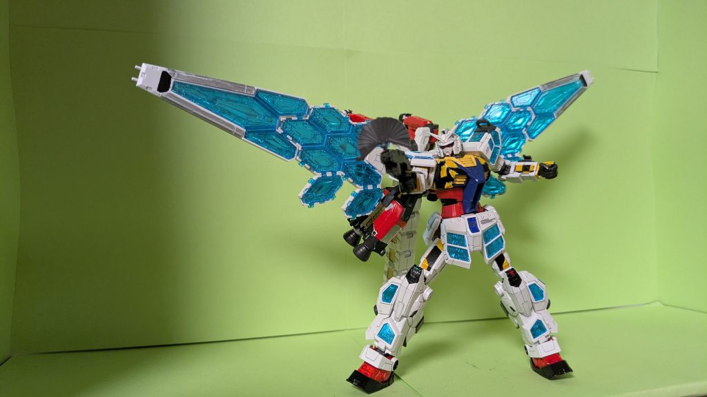 白いガンダム「はっはっは!遂に念願のグラスフェザー装備をてにいれたぞ!」奪った武器、ビーム溶接しか使えないけどどうするの?