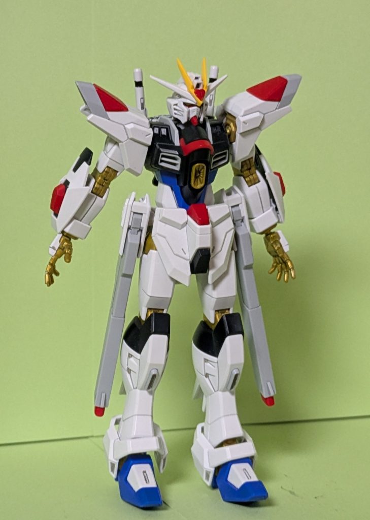 原点回帰(ファーストガンダム)。ちなみにマイフリだとバックパックか緩いので両面テープとかで若干補強が必要。