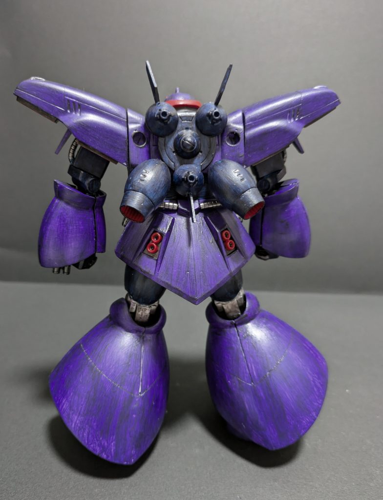 アクリル絵の具で筆塗り全塗装です筆ムラ増々ですが味と思ってくださいw同じくアクリル絵の具で全塗装した旧キットリック・ドムIIはそこまでムラが出なかったんですが💦