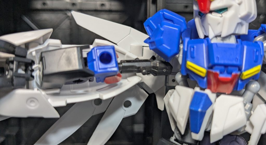 腕はモビリティジョイントの脚のフレームを使って伸ばしてます