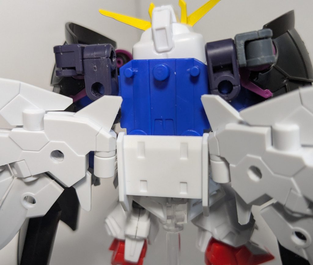 Gディフェンサーを使うことで背面にパーツを自由に取り付けられます