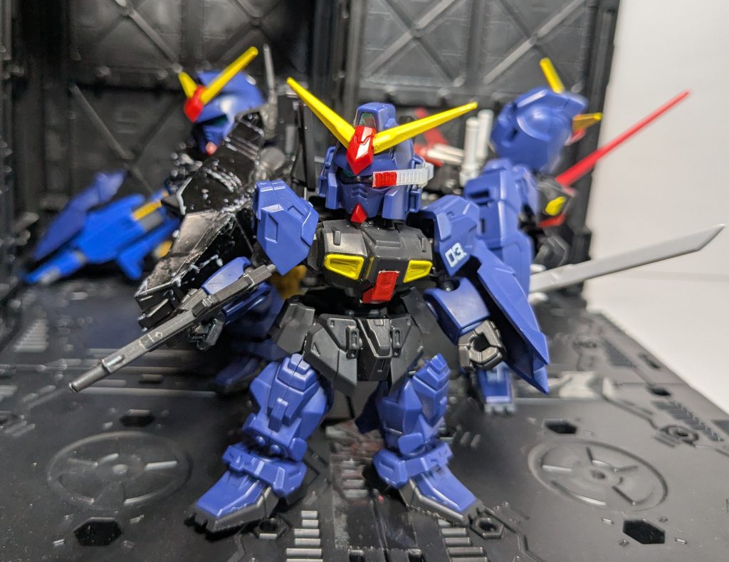 エマ「レーダーに反応、近くにいるわね」