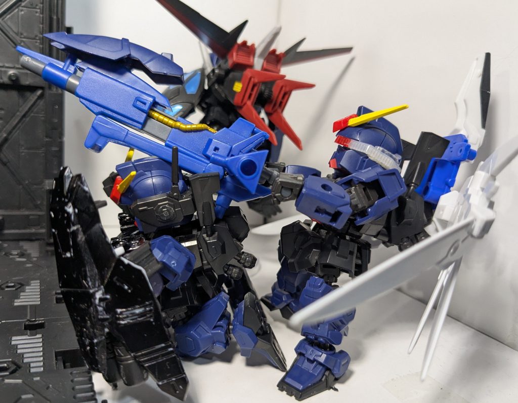 エマ「ハイパーメガランチャーを使います。カミーユ、射線から離れて」カミーユ「わかりました!!」ジェリド「防御は任せろ、エネルギーはこちらの分も使え」