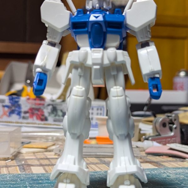 皆さんはじめましてあかねぞらと申します旧キットガンダムGP01ゼフィランサスの改修兼ねて製作していきたいと思います先ずは素組、改修箇所は顔、首位置、腰周りと脚の延長を予定しております進捗あれば随時投稿していきますのでよろしくお願いします😉（2枚目）