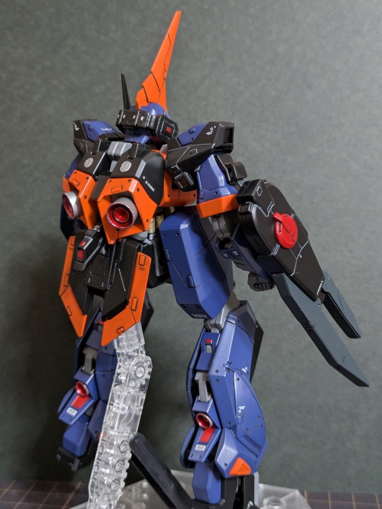 漫画版のバーザムになのですがデザインが気に入って購入しました 