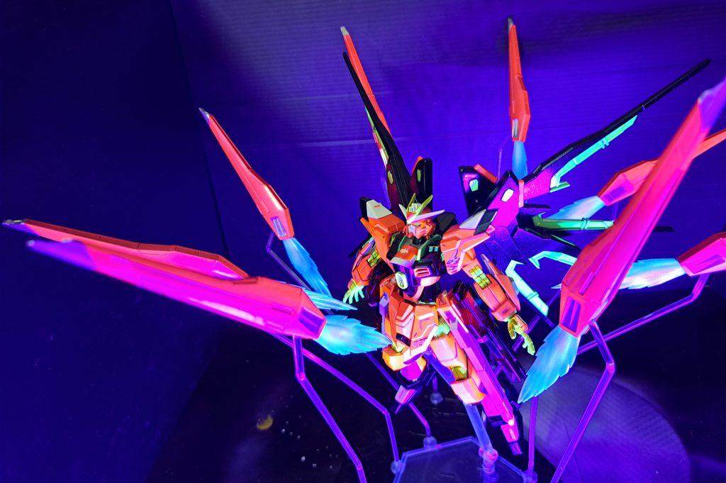 映画でのアスランが乗ったフリーダム弐式の活躍をもっと見たかった…まだプラウドディフェンダーは作っていません。なのでプラウドディフェンダーを作ったらまた投稿しようと思います。問題は…何色に塗装するべきか…