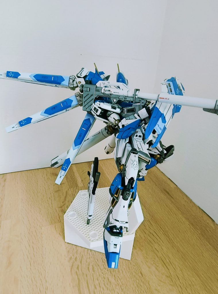 特に意味はないのですが、フィンファンネルとバズーカが一直線になってるのがカッコいいです。 見て頂きありがとうございます。