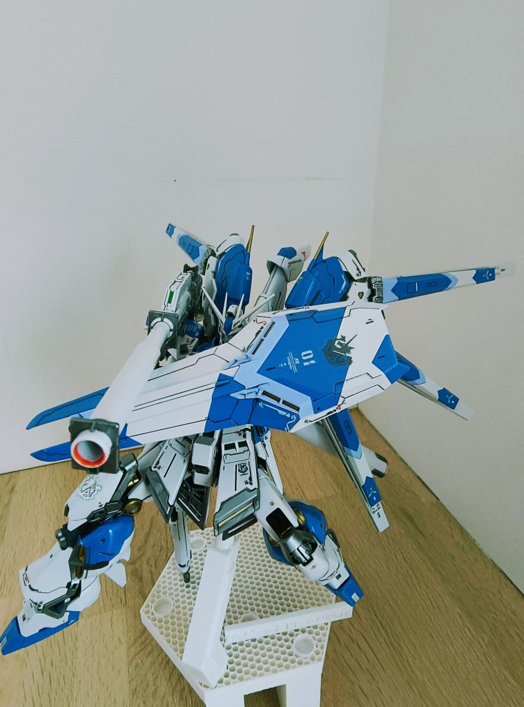 手に入れて作る前に、皆様の作品見まくってましたら『ガンプラ史上最高傑作』のワードが頻出し、見せてもらおうか、、、、と満を持して作り出しましたがまさしくそのとおりでした。