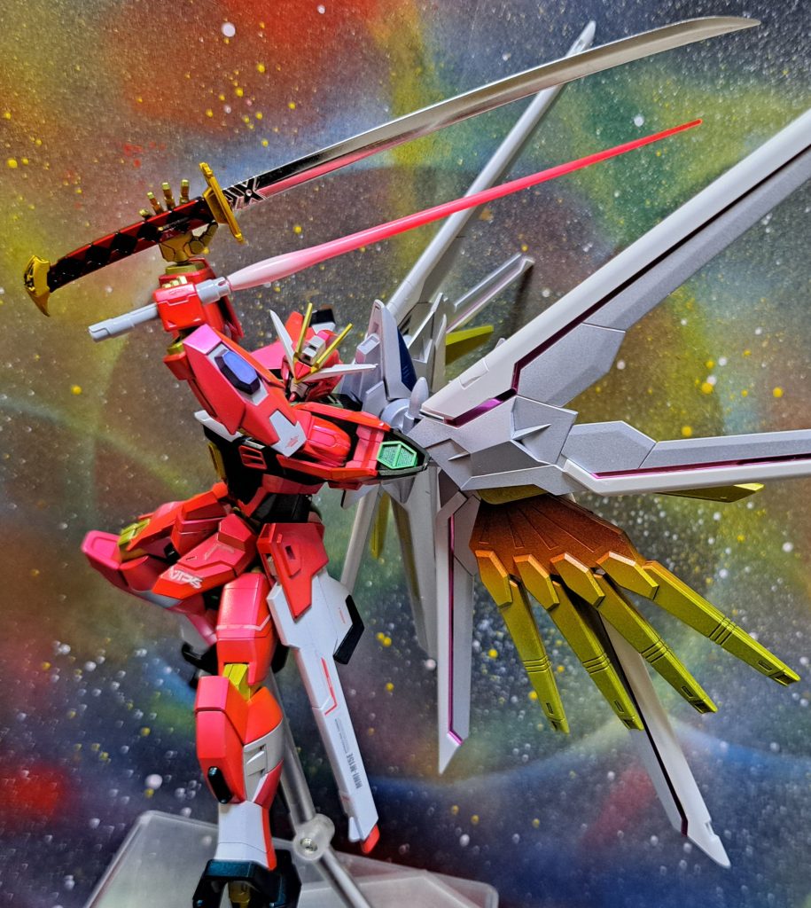 オルフェの主張「人の愚かさ故に我らは産まれた。平和だ、平等だと口にしながら他者に変わることを要求し、自らは決して変わることをしない！だからいつの時代も…」「うるさい」オルフェの熱弁に鬱陶しさを感じたメイリンは通信を切った。一瞬の静けさの中、スピーカーから雑音が響いた。こちらの通信チャンネルに強制的に波数を合わせたのだろう。「聞けよ！！この…みんな愚か者だ！！」プチッ!更に通信を切るが、アコードも負けない。「この分断と流血の歴史を終わらせる！それが我等の生まれた意味だ！」眼を合わせ頷くアスランとメイリン。そして…