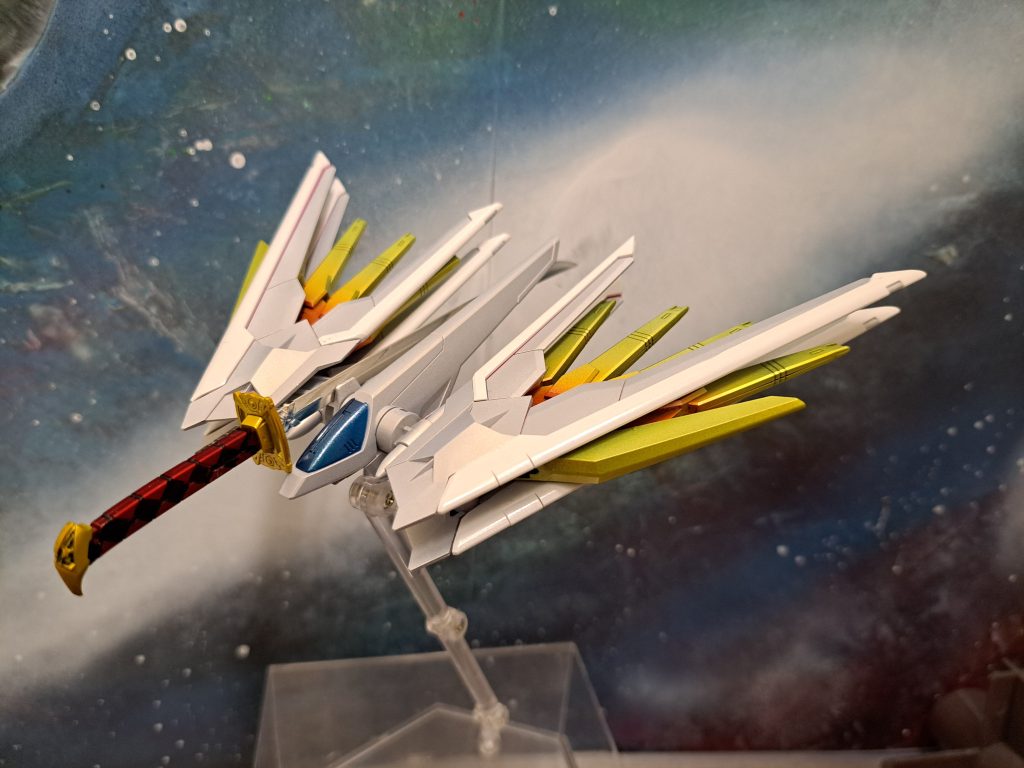 プラウドディフェンダー発進一方その頃、ミレニアムに帰還したキラ達はアスラン救出のため出撃しようとするが「私が行きます。艦長、許可を」責任を感じプラウドディフェンダーに搭乗するメイリン(ラクスのパイロットスーツはサイズの問題(…主にウエスト）でノーマルスーツを着用）｡もちろん許可がおりるはずもなく、機体から降りるよう説得されるが「見ているだけの方がよっぽど辛いってこともあるんですよ」ミレニアムに強制的にアクセス(ハッキング）、勝手に出撃する。 