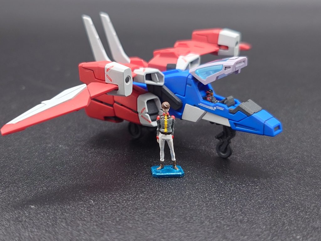 ヨナとコアファイターアクシデント①:ヨナの足首が折れてしまったので接着剤で付け直してます(スタイル良いけど細すぎる…)