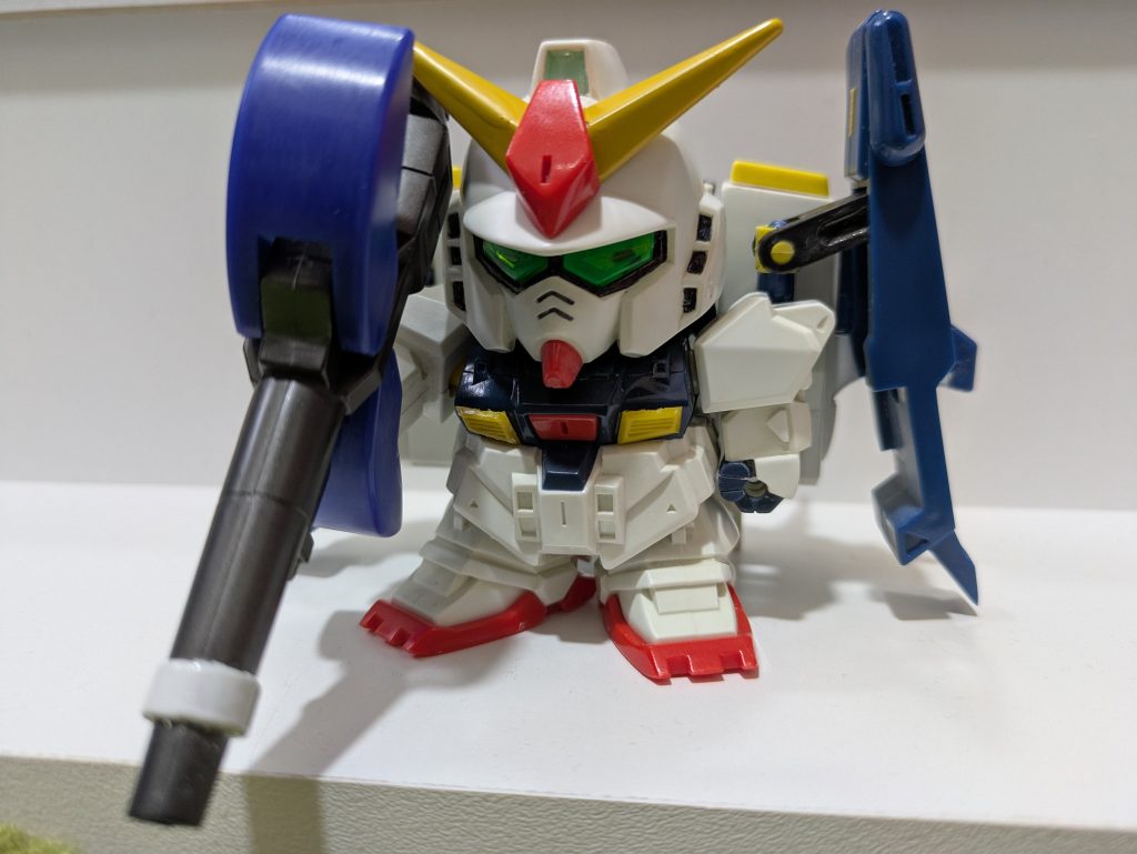 目とロングライフルは、オプションパーツにしています。ロングライフルは、SD感があり満足です。