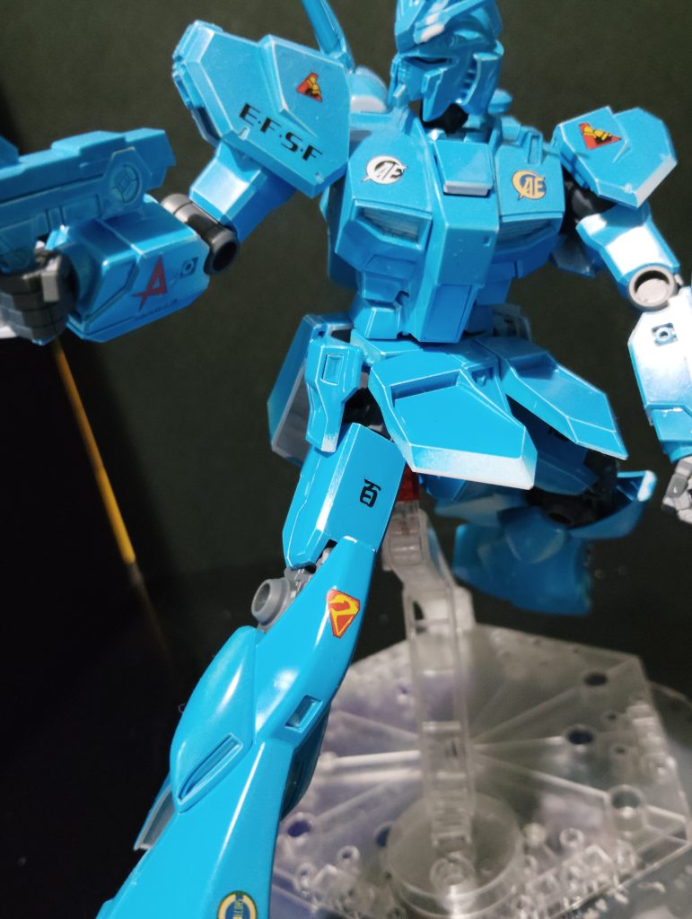 名称は最初は、シューシューガンダムでした。最終的には水ガンダムになりました。聞くところによると、水を出すらしい(gundam-kao10)