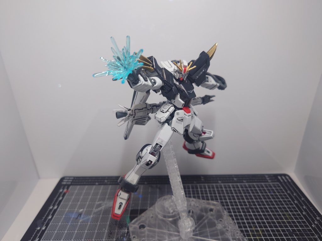 パルマフィオキーナ質量を持った残像のF91と分身のデスティニー(Spec2)、なんとなく近しいものを感じます