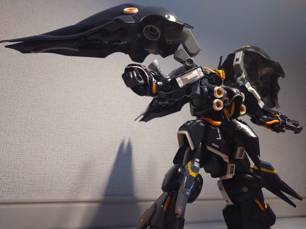 バインダーを広げてもなんとか自立します下からの立ち絵がお気に入りです