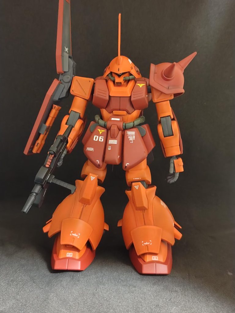 前が短いスカートが正解。