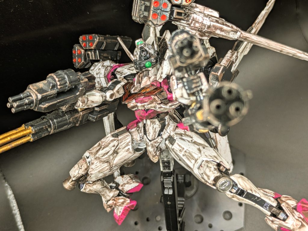 ちなみに肩ミサイルはホワグリの白栗ミサです。誰がなんと言おうとそうです