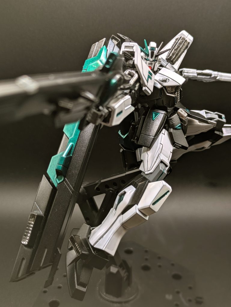 小型キットに対して武装が大きいかなと思いましたが、輪堂 千速さんは色々と大きかったり太いのでいいかなと思ってま…おっと誰か来たようだ