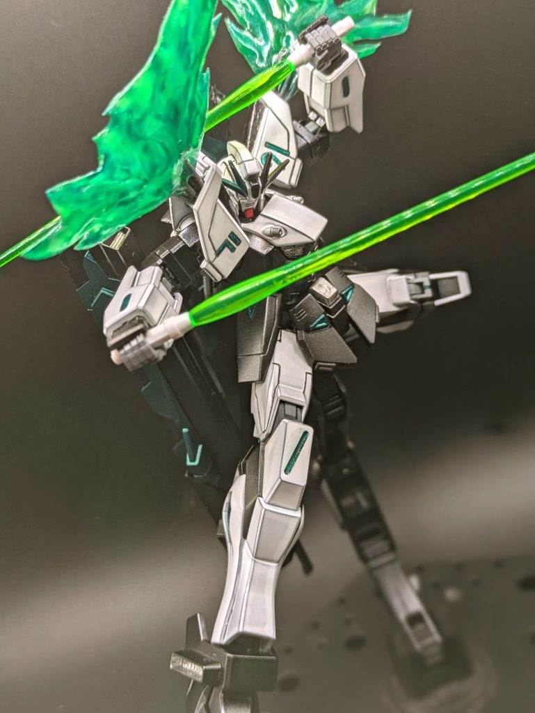 光の翼はプラ板とレジンで作成しています。正直あまり成功したとは言えませんが満足はしています。ここまでご覧いただき有難うございます。みんなもホロライブを見よう!