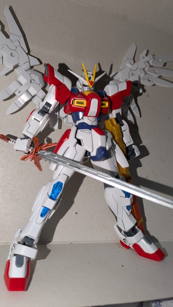 お店で30MMオプションパーツセット17のウイングユニットを見つけた時「ピン」と来るものがあったので購入、あとは確保していたライジングフリーダムのアンテナパーツを移植、SDガンダムのものから長モノを拝借✨案外とさまになったので投稿したくなりました☺️
