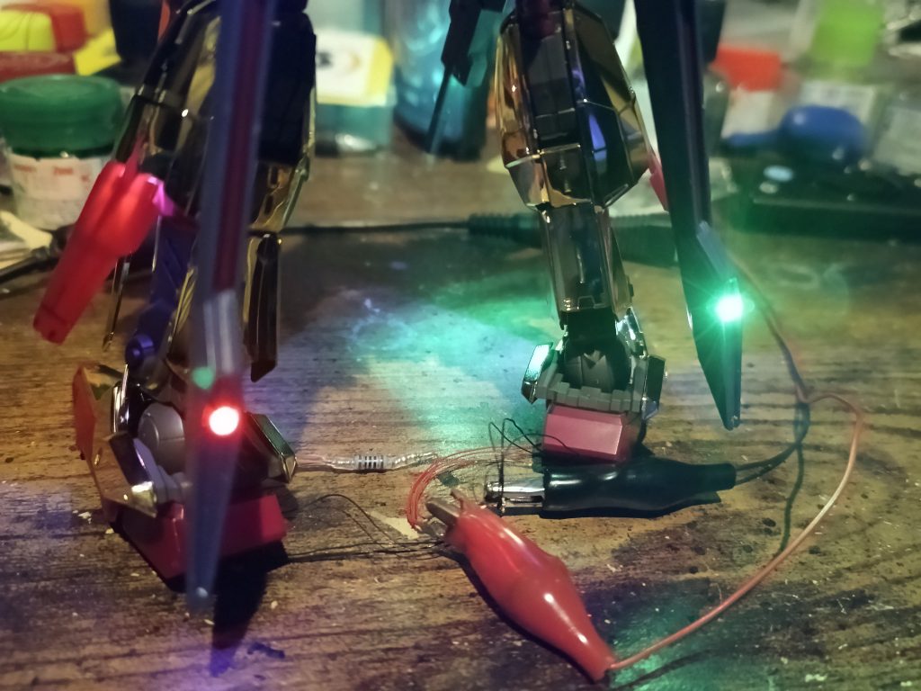 両肩アーマーとスタビライザーにもナビゲーションライト👍しつこいですが😅💦💦