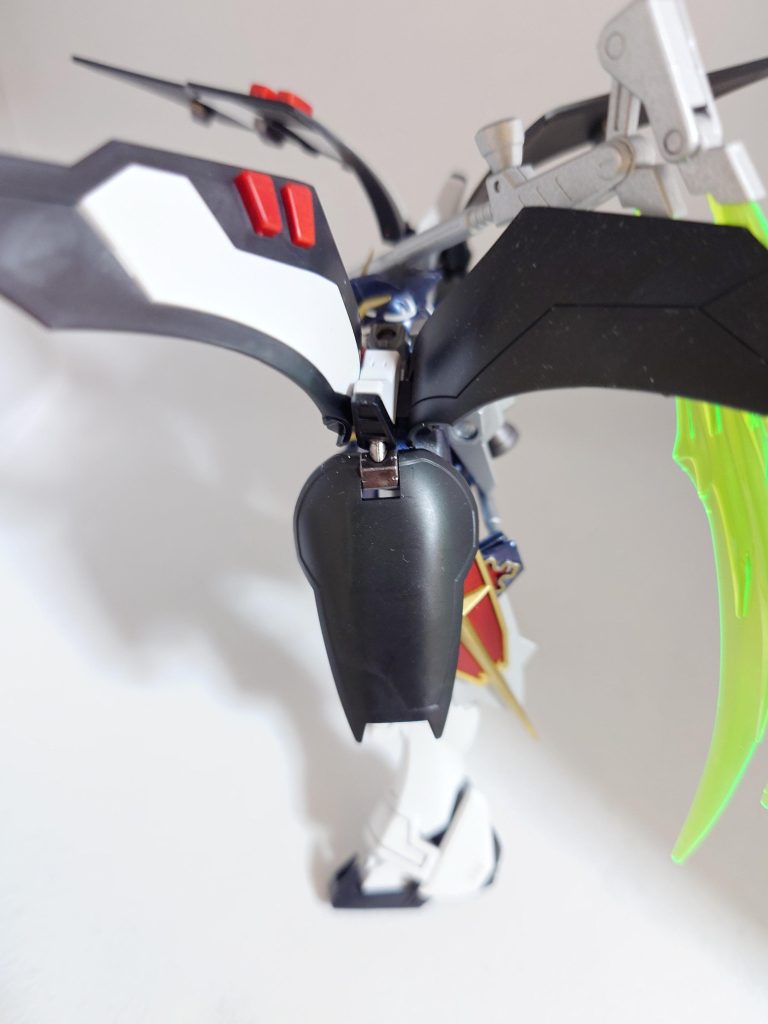 細かいところにもヘビーガンメタリックでの塗装。
