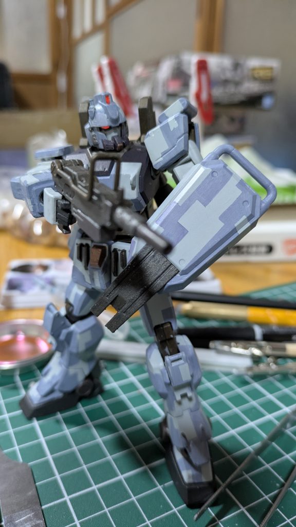 塗装が終わり、スミ入れと汚し前の状態です。シタデルカラーを使って筆塗りで塗装してます。