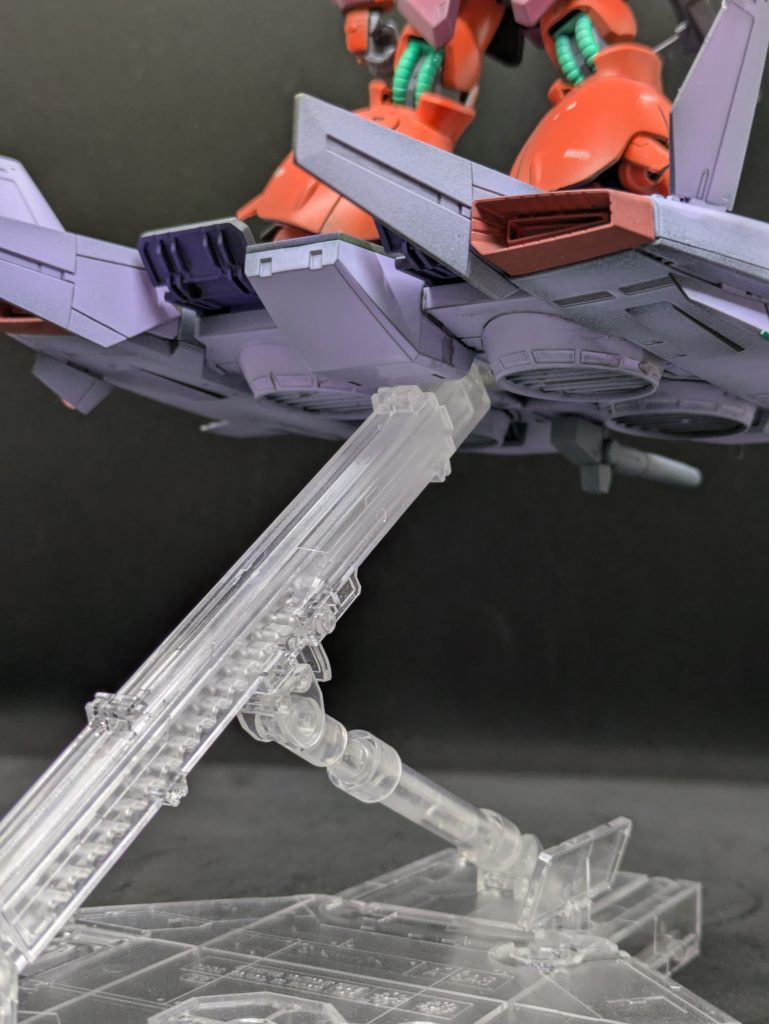 下から。キットのままでも作り込まれているように見える優れものです。