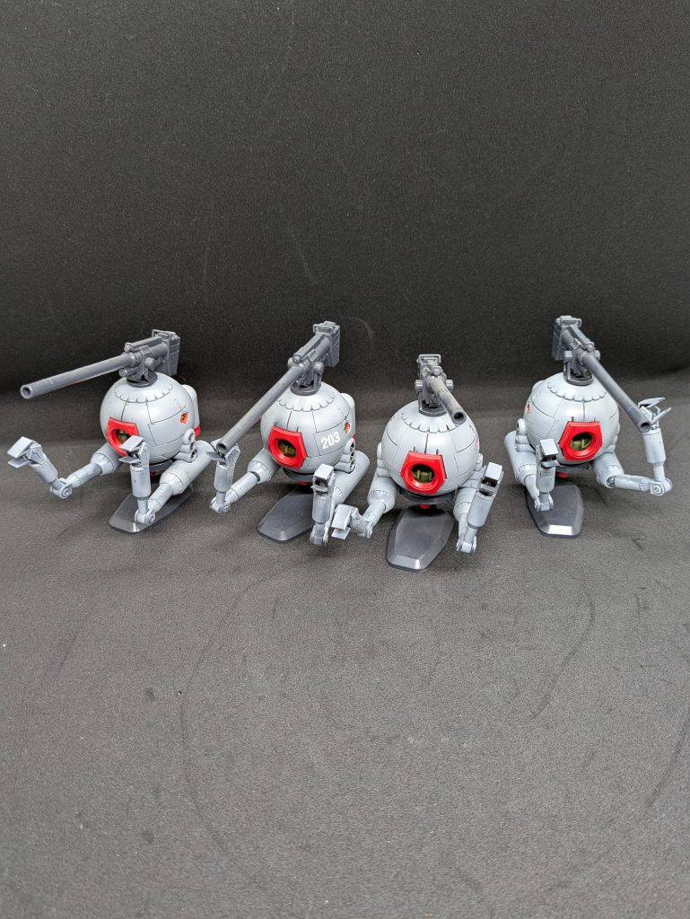 今度はボールです。一箱で2個入ってます。旧キットはサイズ違いが2個でした。ボールは数合わせてナンボってことですかね。発売日（2010年9月）に買ったものと昨年義弟の部屋掃除の御駄賃にもらったボールになります。