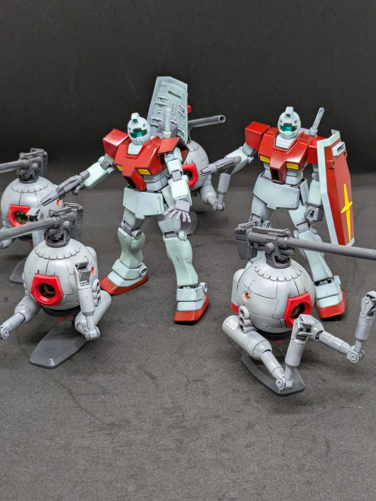 やられメカなんて失礼な事を言いましたが、出来は屈指の出来だと思います。なかなか入手できないけど連邦派の人はたくさん集めたい機体だと思います。十年以上前に仕事で某巨大ハンバーガーチェーン様とコラボした時に「コーラとハンバーガーは絶対在庫切れには出来ないんですよ」と仰っておりました。バンダイ様もザクとジムは常に潤沢に店頭に置かれるように「またザクとジムの再販かよー」と揶揄されるくらいバンバン再販してください。何も買うものないけどザクかジム買って帰るかー、というのが私の中での平時なんですよね〜。
