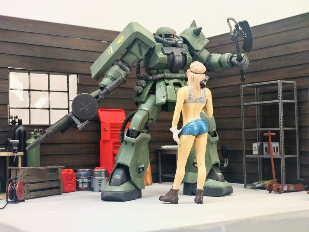 ・1/24のカープラモ用ガレージジオラマ・1/24、1/20、1/12等で人間の肌塗り修行をしておりまして、まだ暫くそっちが続きそうです。