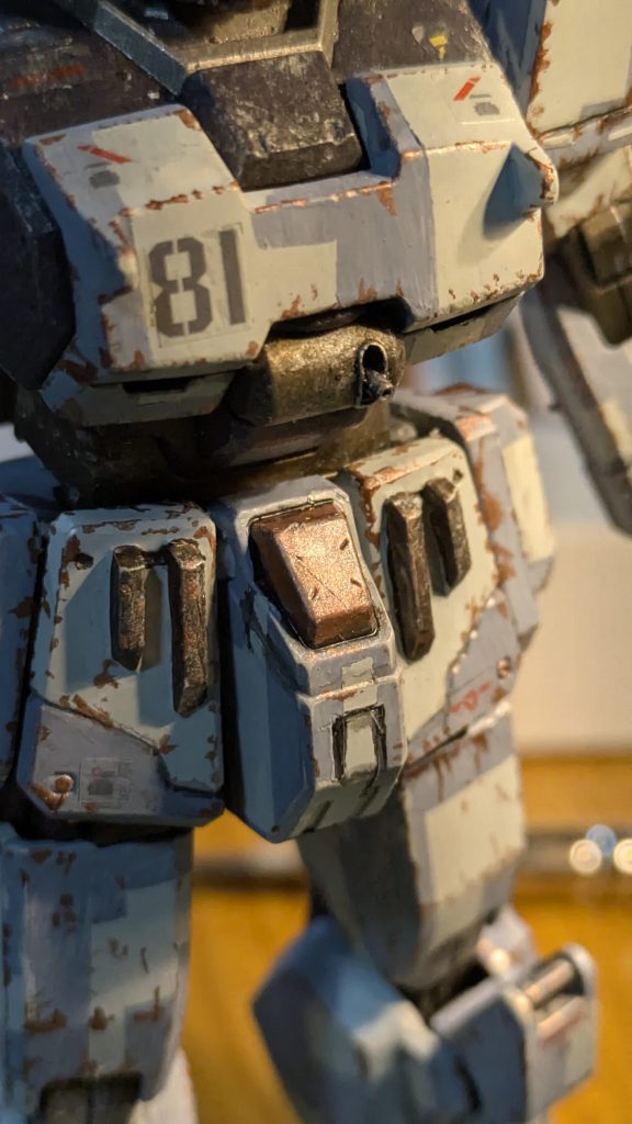 胸のバルカンは真鍮パイプに換装しております。