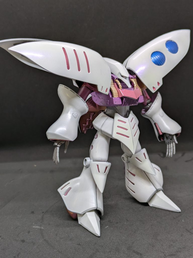 旧キットでは220分の1だったので、HGUCナンバー004(型式番号と同じ!)でキット化されたことを知った時は感動しました。ザクIIIマシュマーカスタムと並べられるなんて感動のラインナップでした。残念ながら、初期の方は失ってしまいましたのでリバイブ版です。